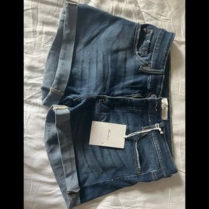 New with tags rolled denim shorts